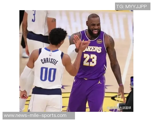 詹姆斯称赞东契奇进步明显湖人全力支持他展现领袖风范